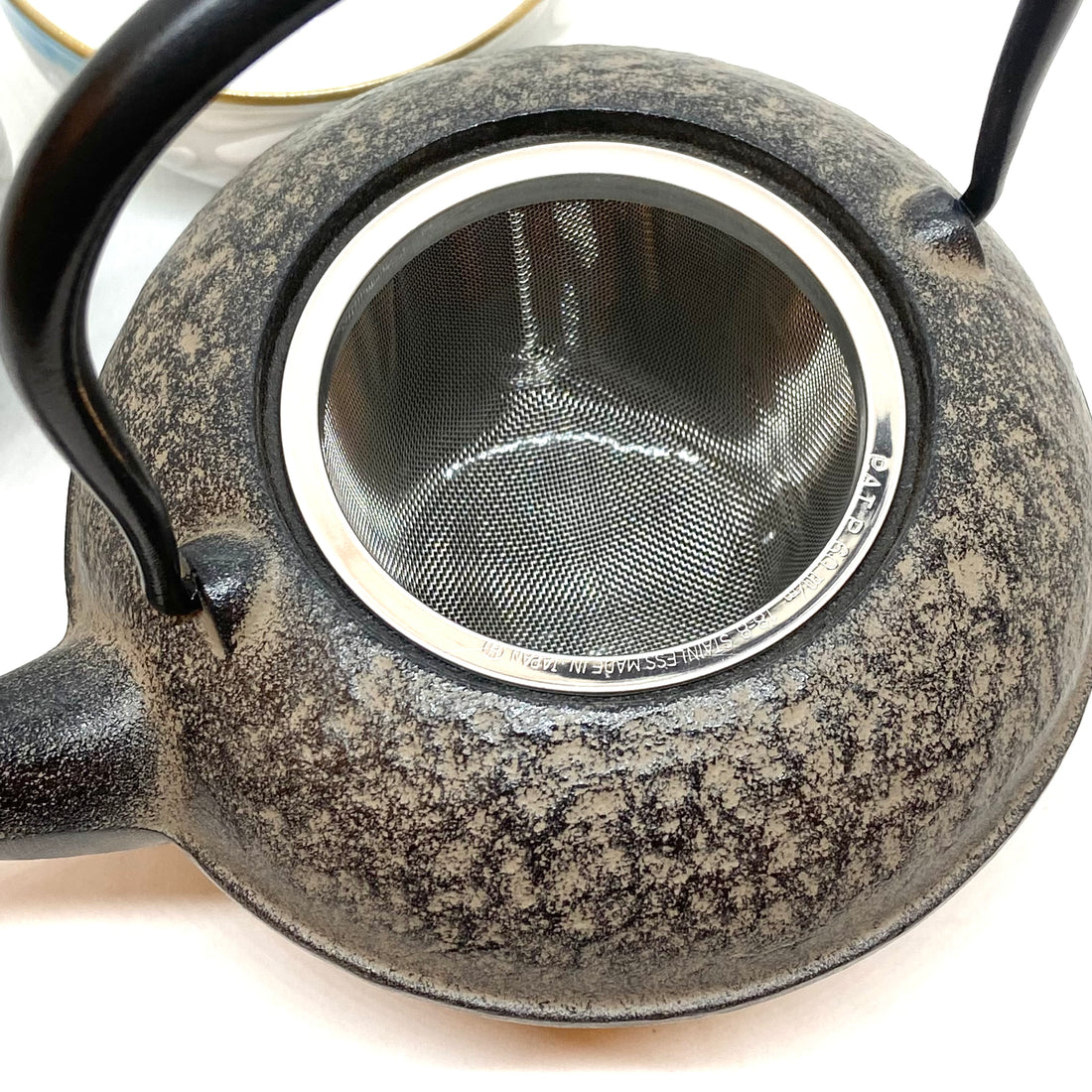 Cast Iron Teapot with Ceramic Lid  - Daisies - K0332